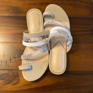 CUTE SNAKESKIN SANDALS!